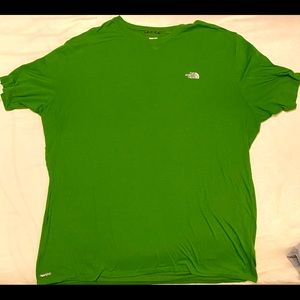 The North Face shirt 2x good condition.